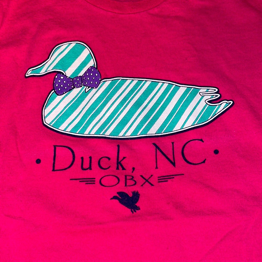 Outer Banks NC tee. Youth L Pink. New without tags